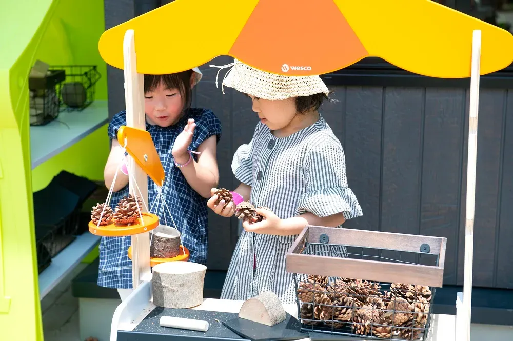 もっと楽しむ！ごっこ遊びおもちゃ 外遊び 兼用の活用アイデアと収納のコツ