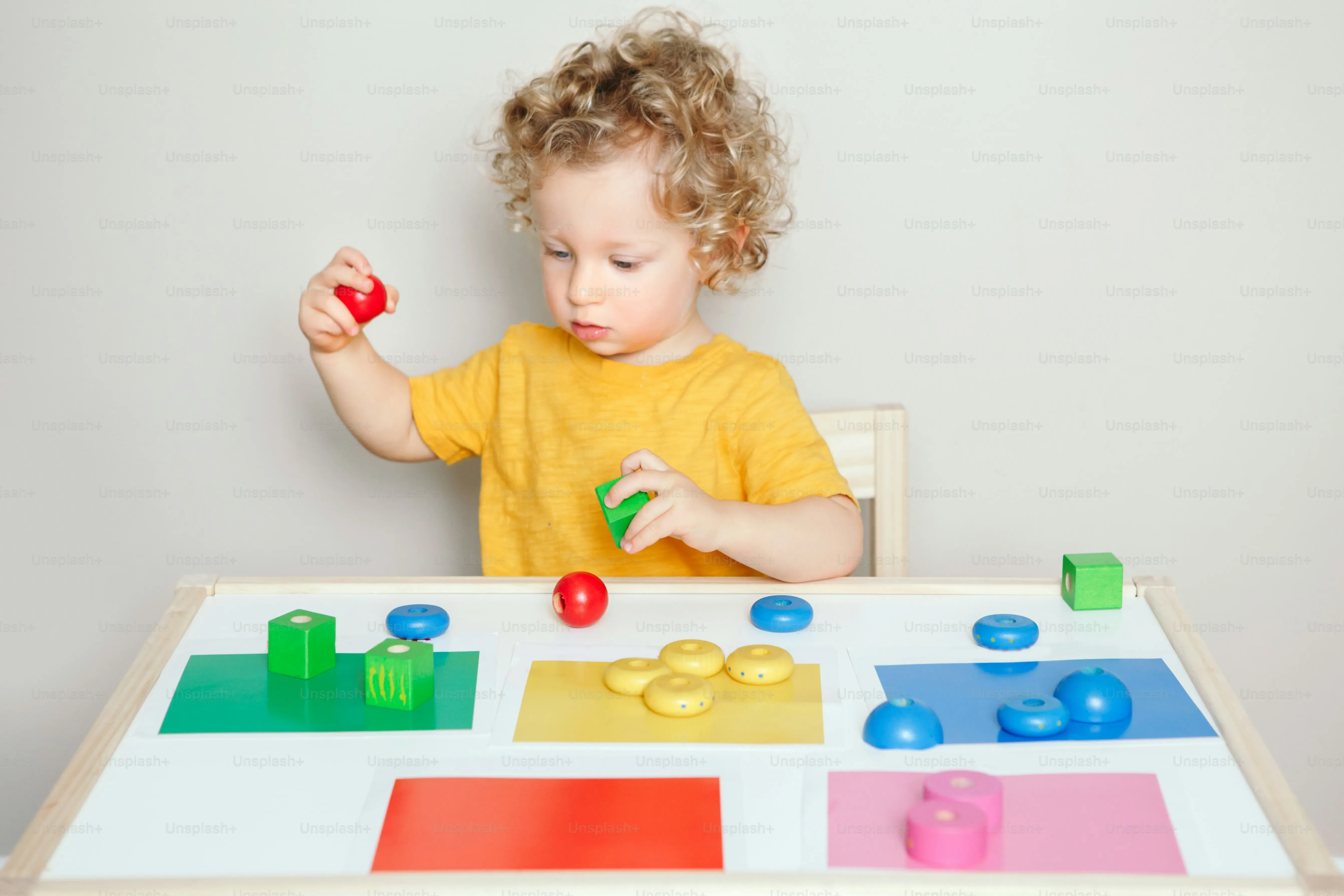 年齢別！子どもの発達に合わせた 知育玩具 手作り アイデア
