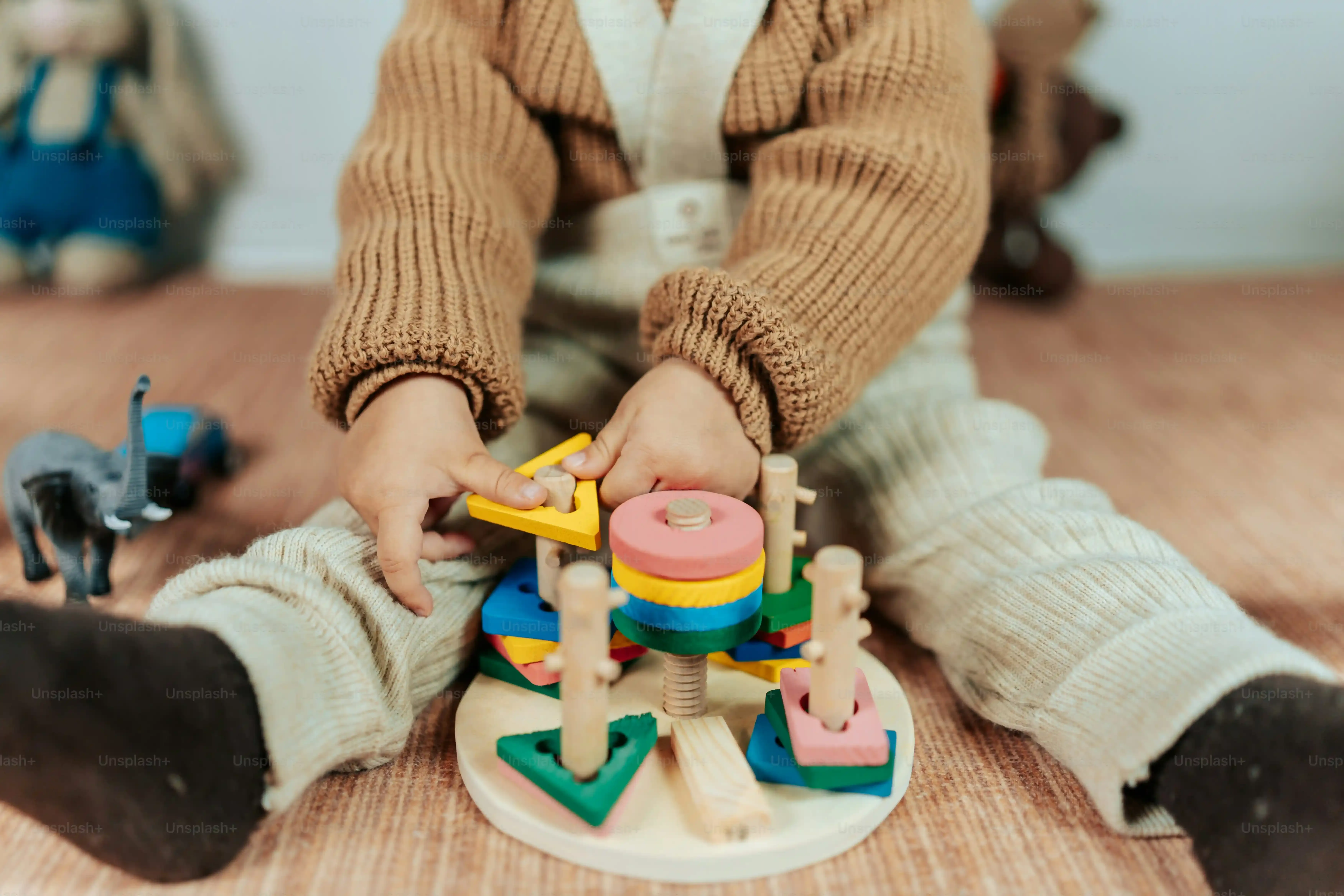 集中力と手先の器用さを育む！モンテッソーリおもちゃ 3歳児におすすめの具体例