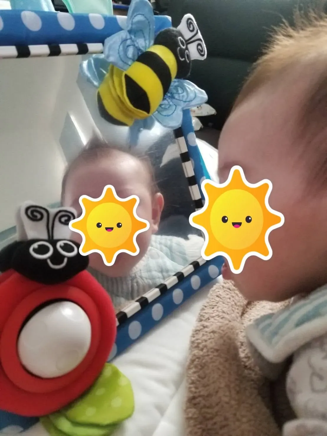 ０歳・１歳向けおもちゃ ミラー 効果：赤ちゃんが鏡に夢中になる不思議